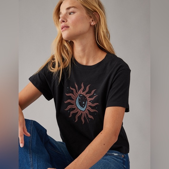 AE Classic Graphic Tee, Y2K size Medium, BNWT! - Picture 2 of 8